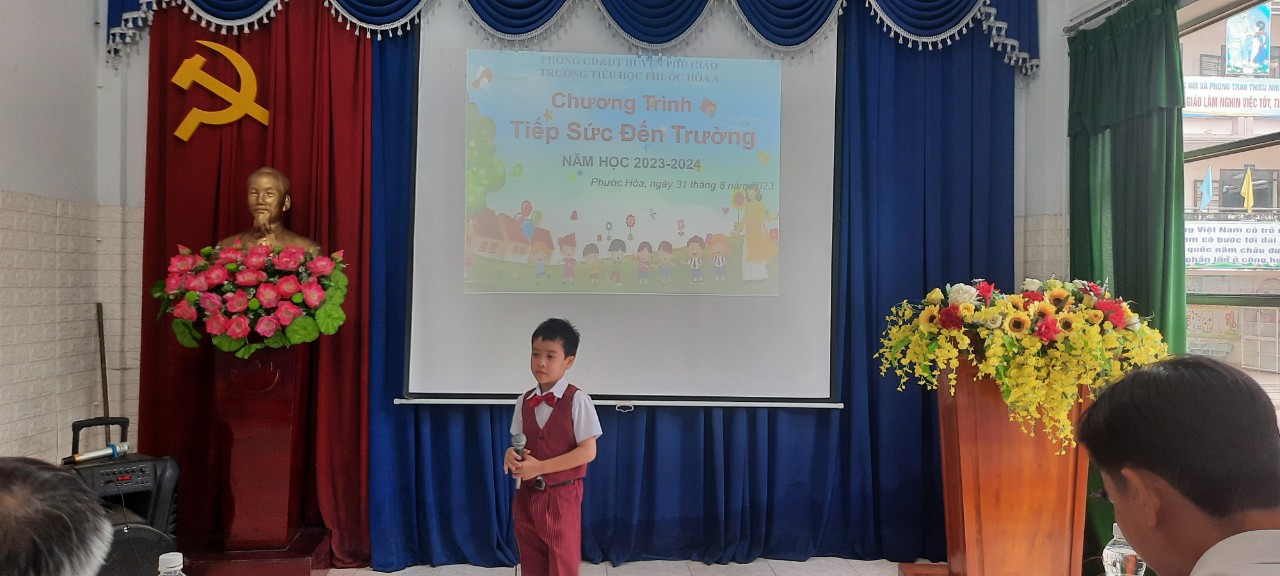 Tiết mục Niềm vui của em - Anh Khôi thể hiện