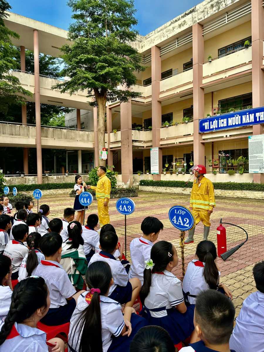 e1835d223852810cd84321